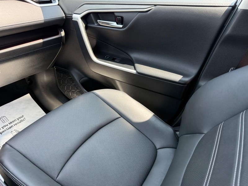 Toyota RAV4 Hybrid Vehicle Image 21