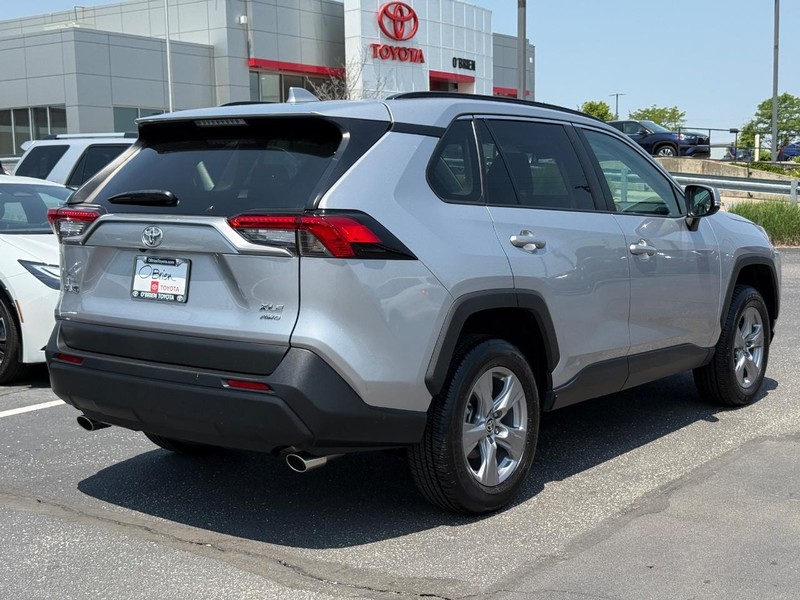 Toyota RAV4 Vehicle Image 03