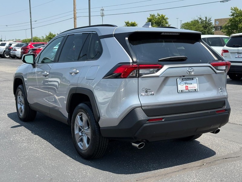 Toyota RAV4 Vehicle Image 05