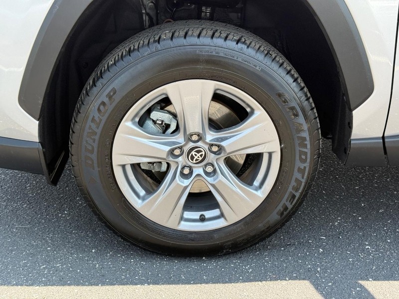 Toyota RAV4 Vehicle Image 07