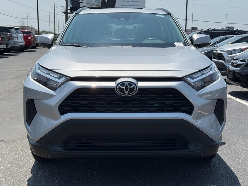 Toyota RAV4 Vehicle Image 09