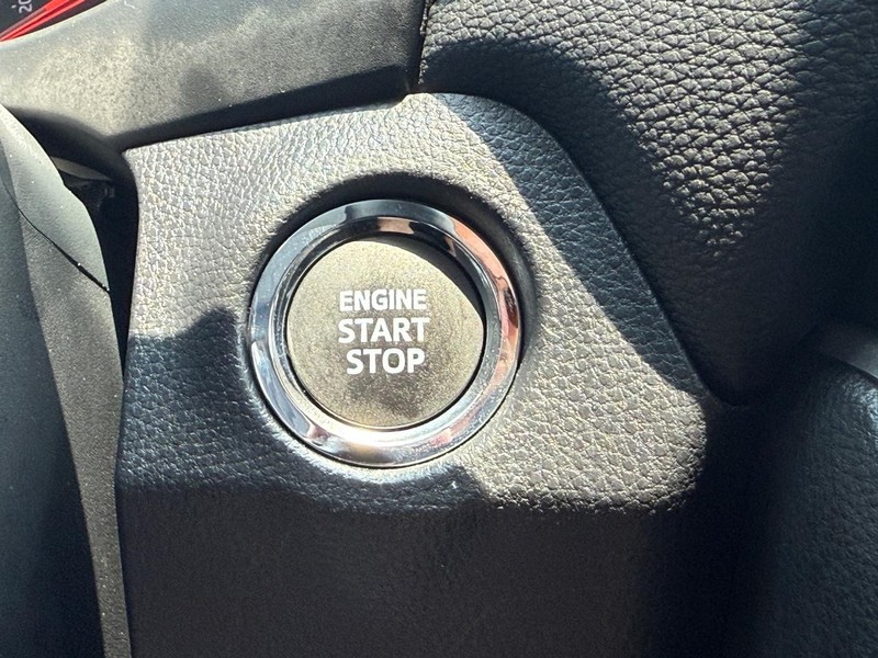 Toyota RAV4 Vehicle Image 16