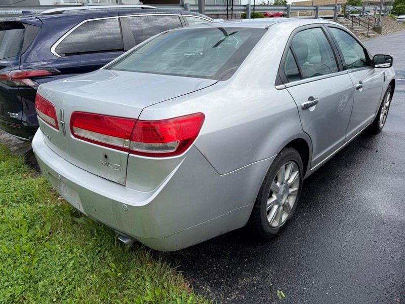 Lincoln MKZ Vehicle Image 04