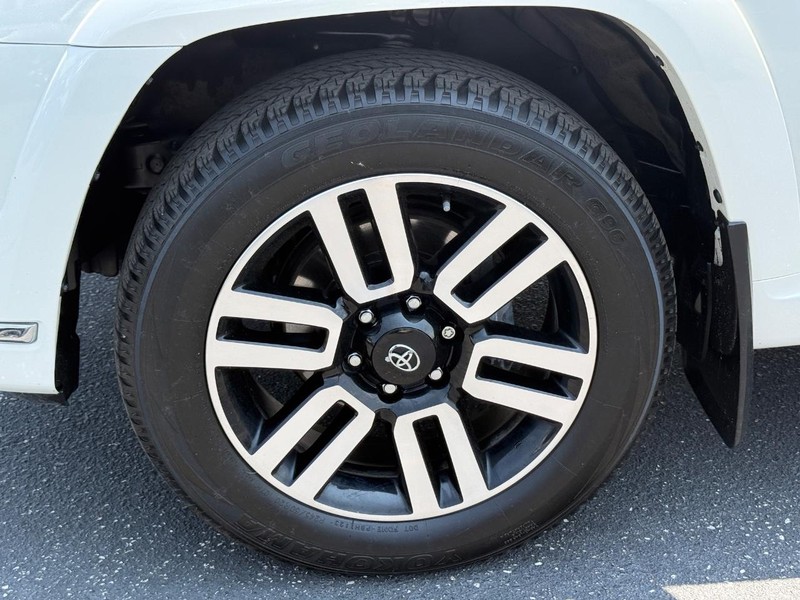 Toyota 4Runner Vehicle Image 07