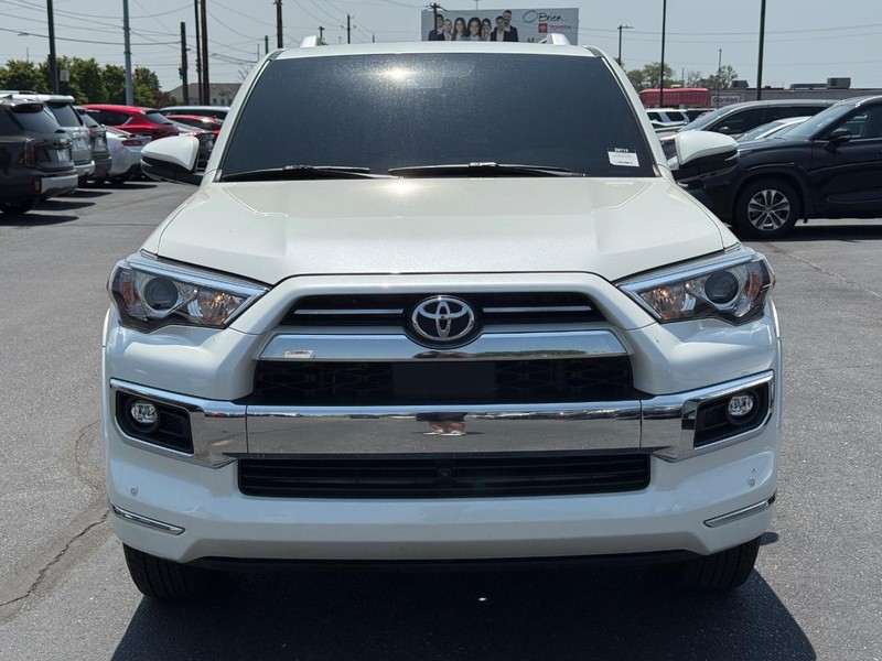 Toyota 4Runner Vehicle Image 09