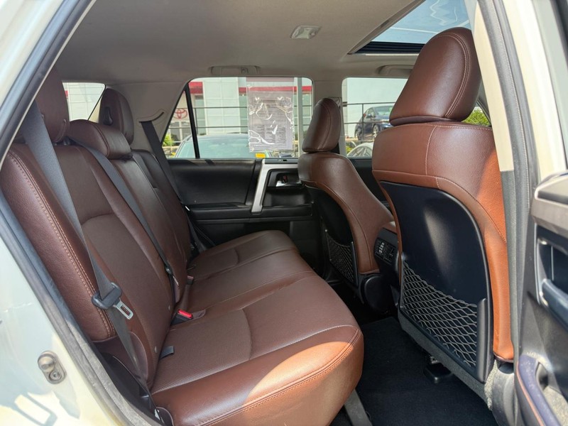 Toyota 4Runner Vehicle Image 10