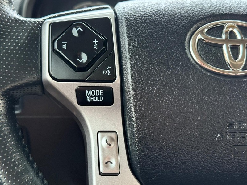 Toyota 4Runner Vehicle Image 14