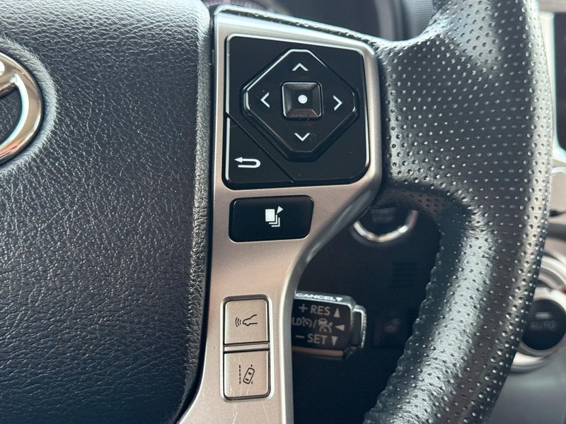 Toyota 4Runner Vehicle Image 15
