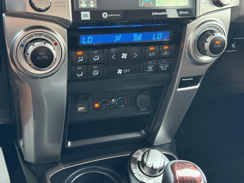 Toyota 4Runner Vehicle Image 19