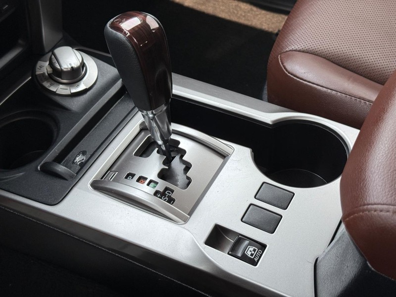 Toyota 4Runner Vehicle Image 21