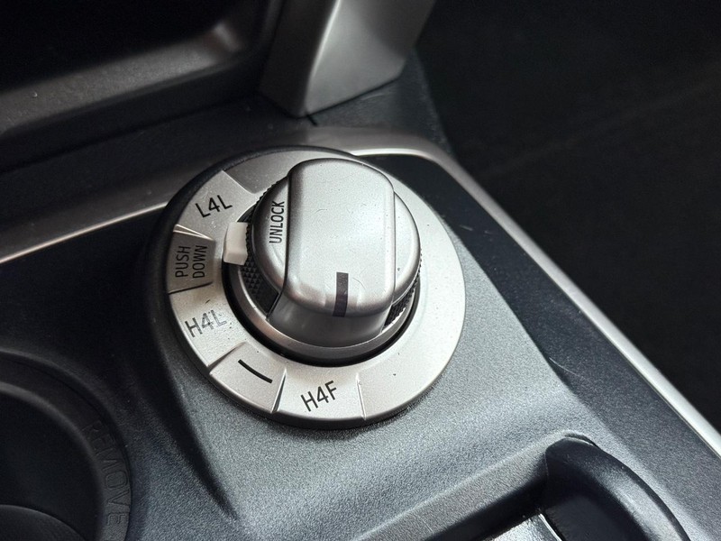 Toyota 4Runner Vehicle Image 22