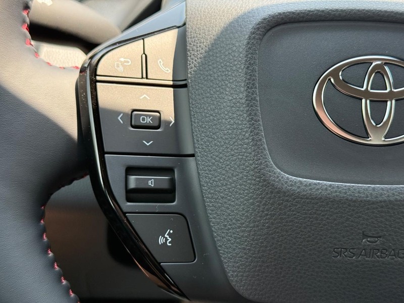 Toyota Prius Plug-In Hybrid Vehicle Image 08