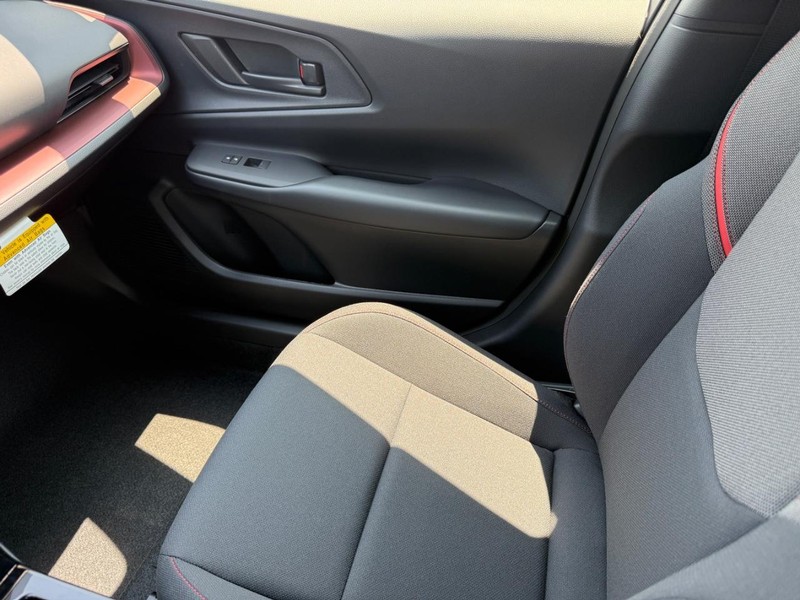 Toyota Prius Plug-In Hybrid Vehicle Image 15