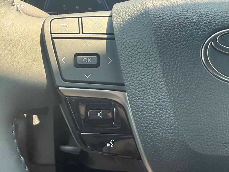 Toyota Camry Vehicle Image 09