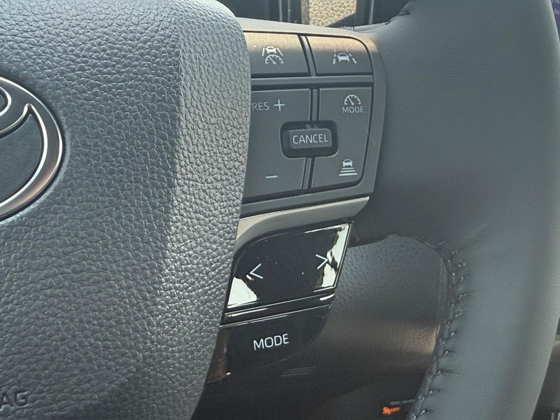 Toyota Camry Vehicle Image 10