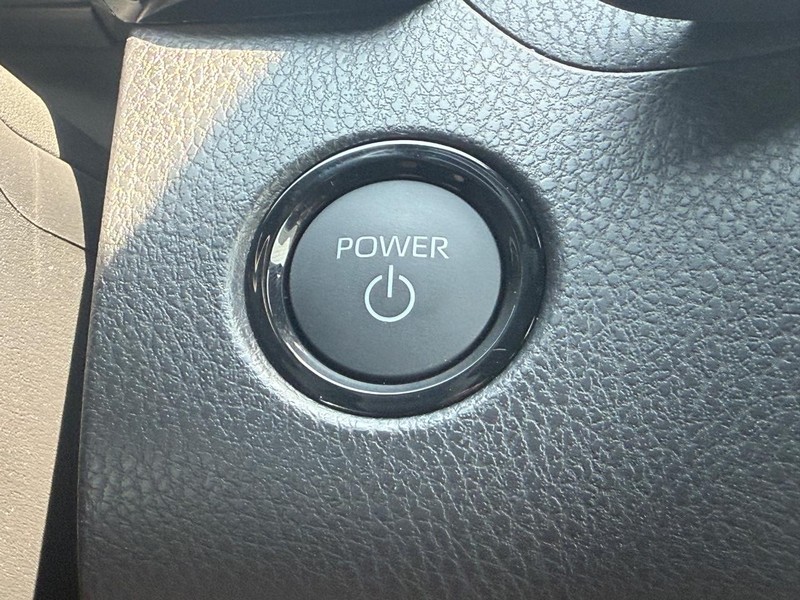 Toyota Camry Vehicle Image 11