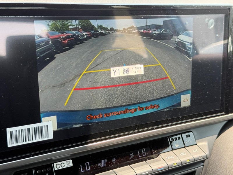 Toyota Camry Vehicle Image 13