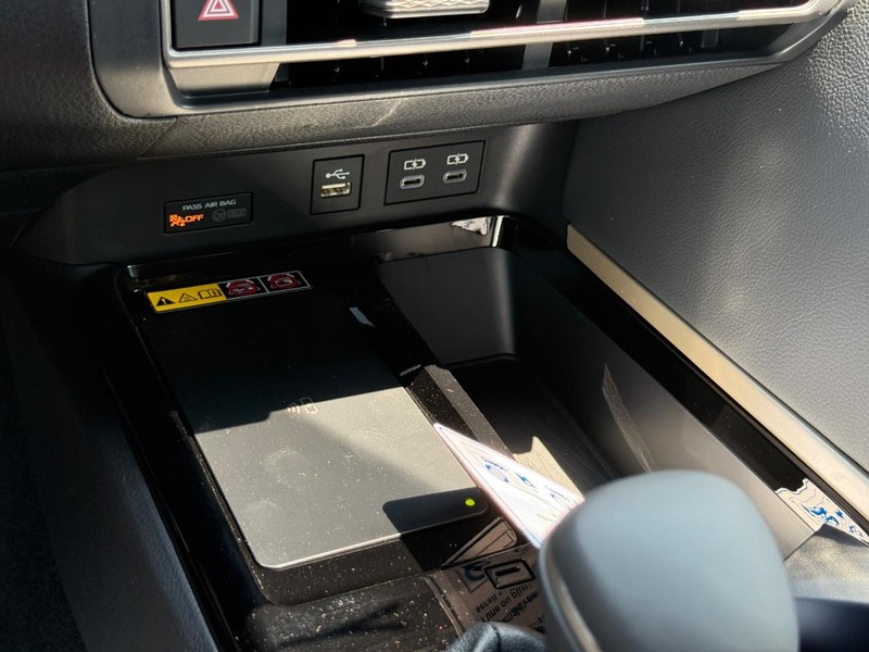Toyota Camry Vehicle Image 15