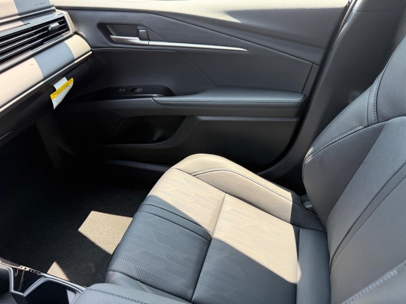 Toyota Camry Vehicle Image 17