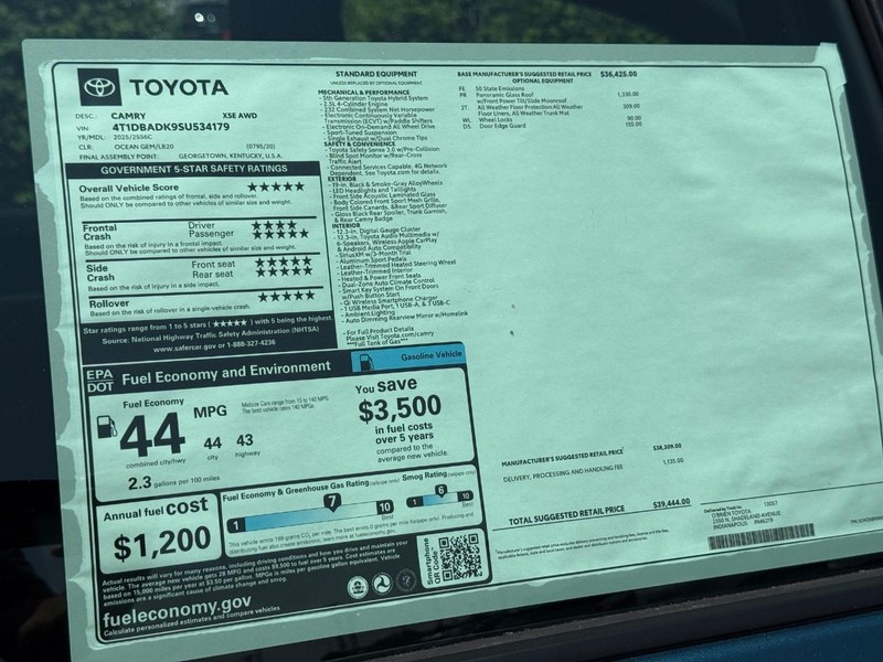 Toyota Camry Vehicle Image 21