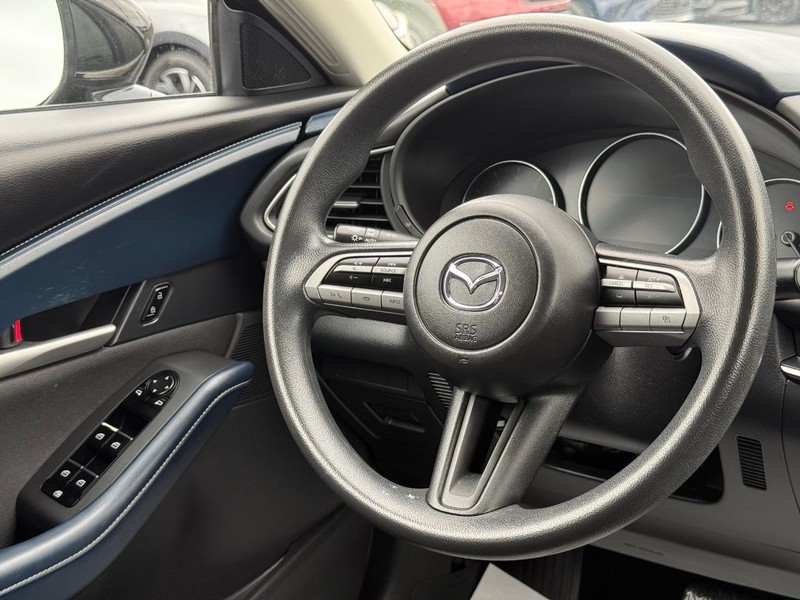 Mazda CX-30 Vehicle Image 12