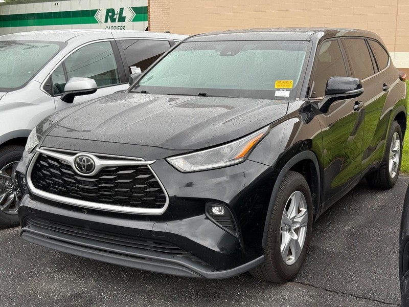 Toyota Highlander Vehicle Image 02