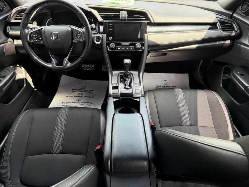 Honda Civic Hatchback Vehicle Image 11