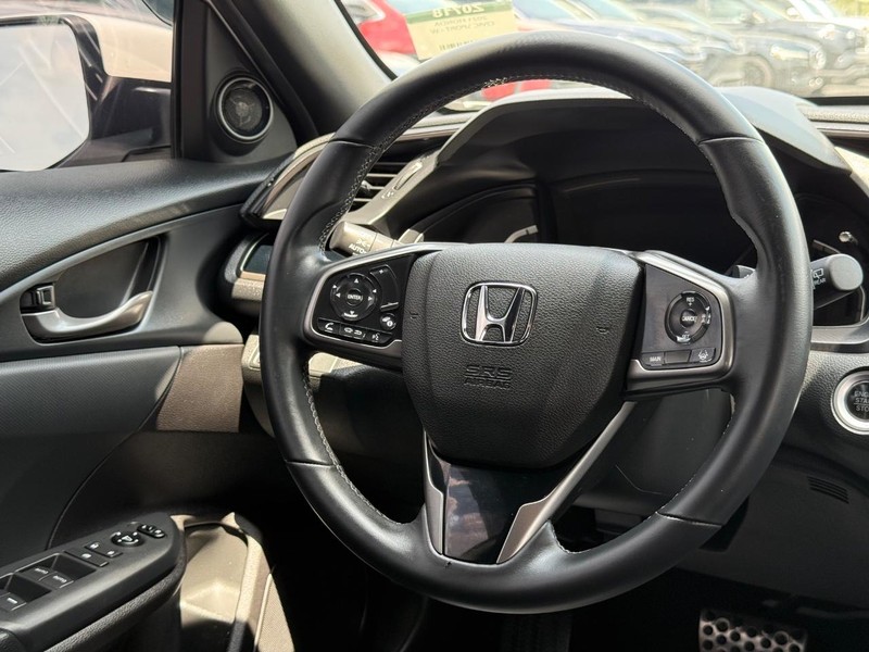 Honda Civic Hatchback Vehicle Image 12