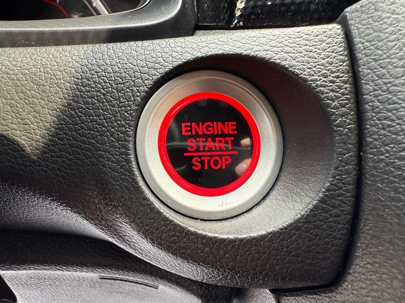 Honda Civic Hatchback Vehicle Image 15
