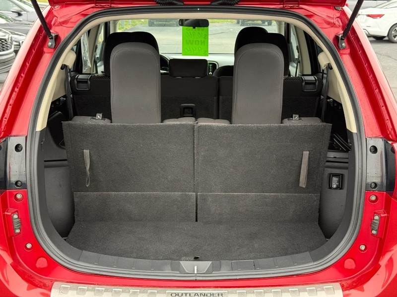 Mitsubishi Outlander Vehicle Image 07