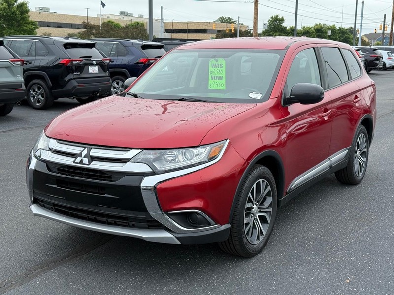 Mitsubishi Outlander Vehicle Image 08