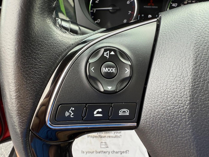 Mitsubishi Outlander Vehicle Image 14