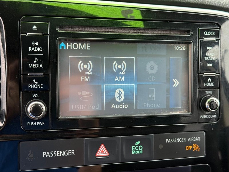 Mitsubishi Outlander Vehicle Image 16