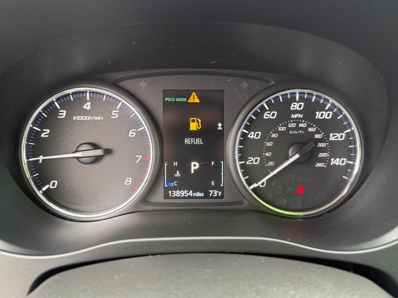 Mitsubishi Outlander Vehicle Image 21