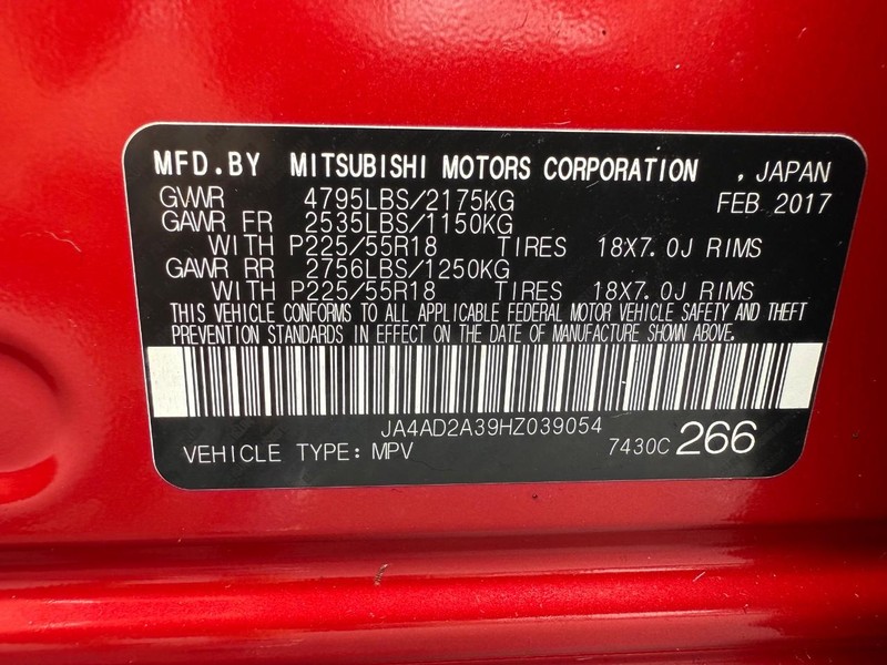 Mitsubishi Outlander Vehicle Image 25