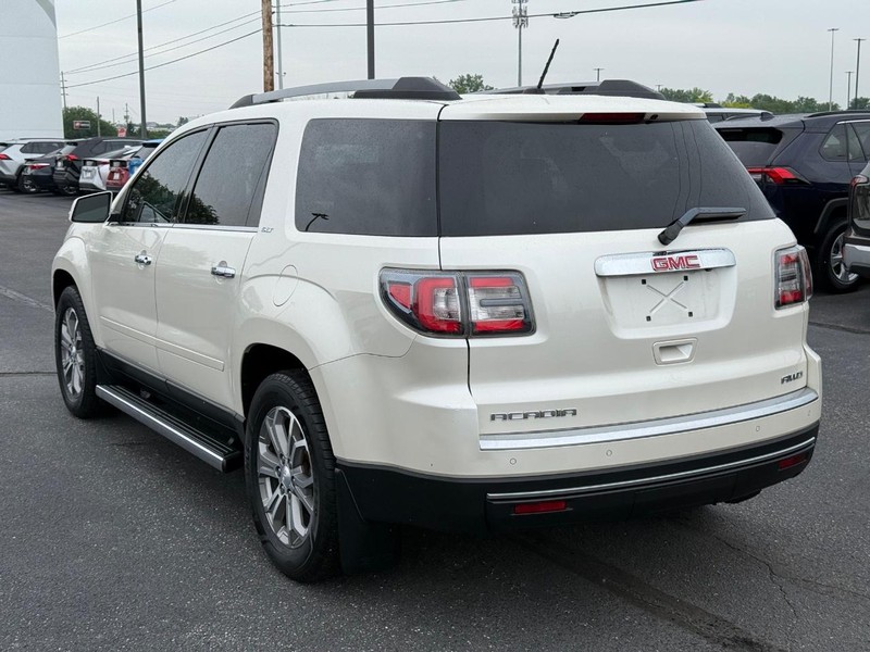 GMC Acadia Vehicle Image 05