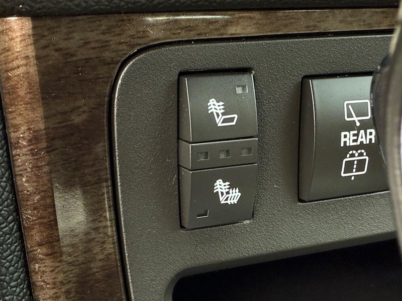 GMC Acadia Vehicle Image 18