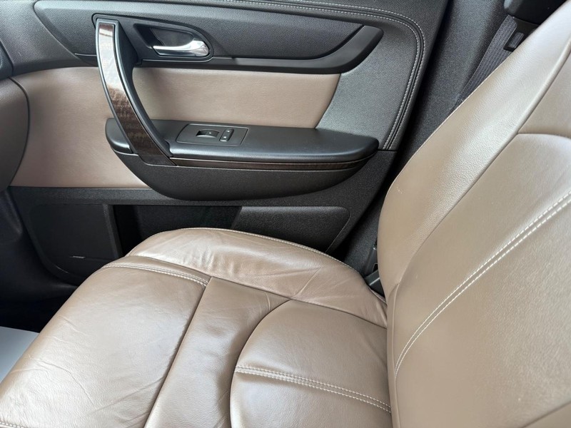 GMC Acadia Vehicle Image 23
