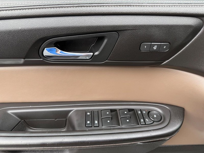 GMC Acadia Vehicle Image 26