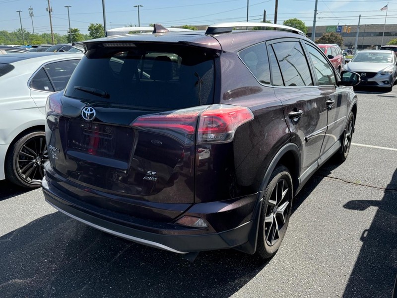 Toyota RAV4 Vehicle Image 04