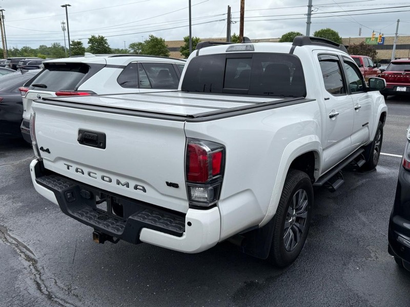 Toyota Tacoma 4WD Vehicle Image 04