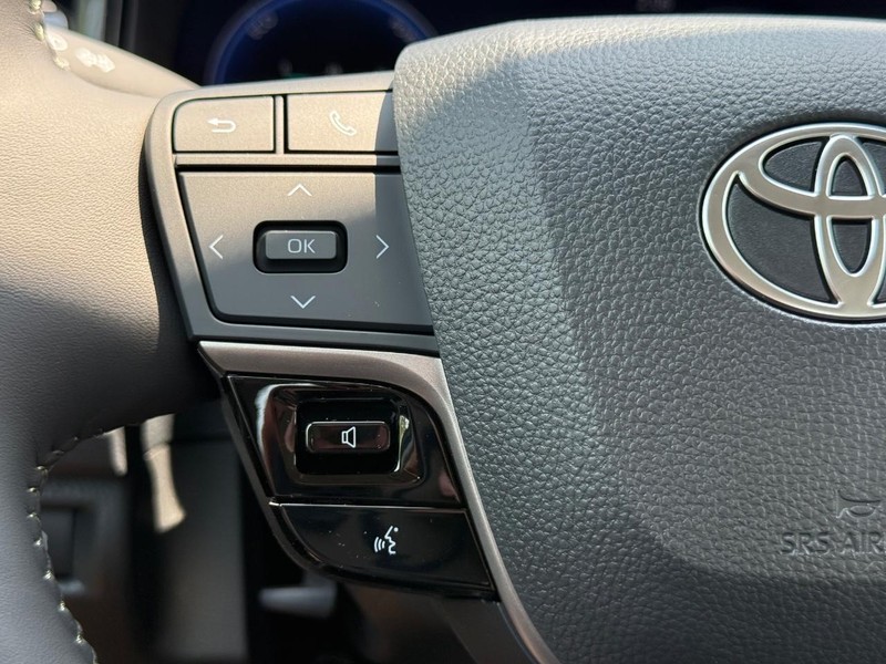 Toyota Camry Vehicle Image 09