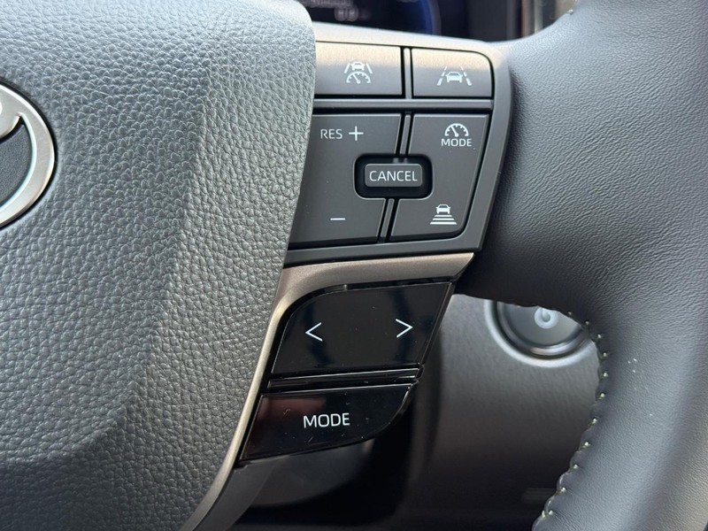 Toyota Camry Vehicle Image 10