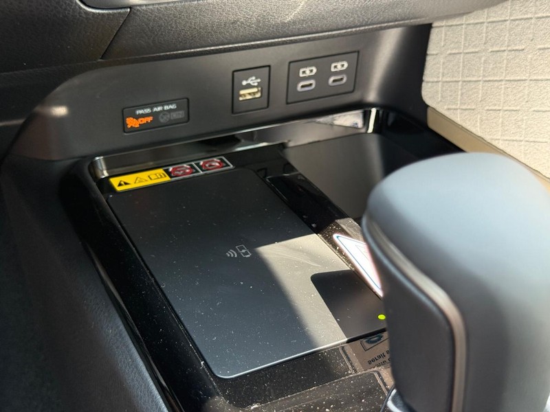 Toyota Camry Vehicle Image 15