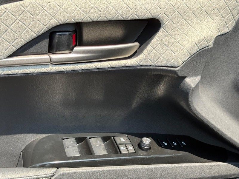 Toyota Camry Vehicle Image 20