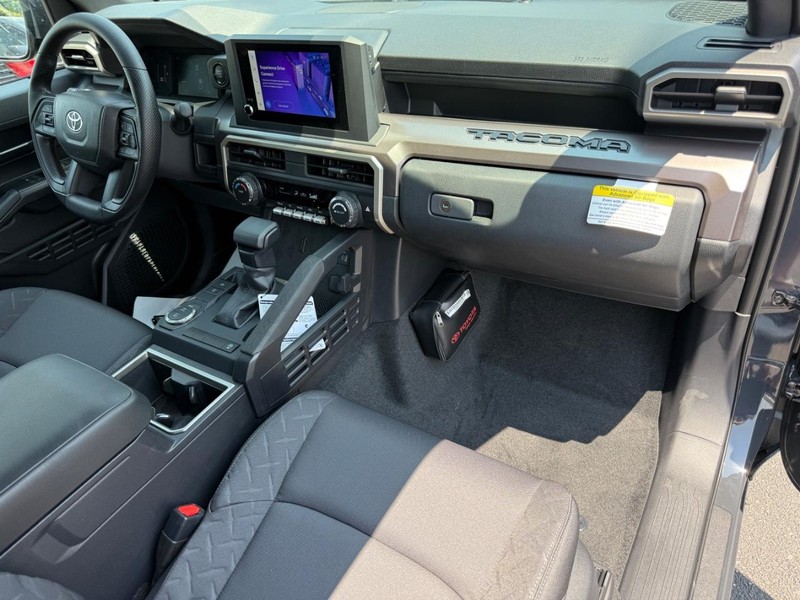 Toyota Tacoma 2WD Vehicle Image 07