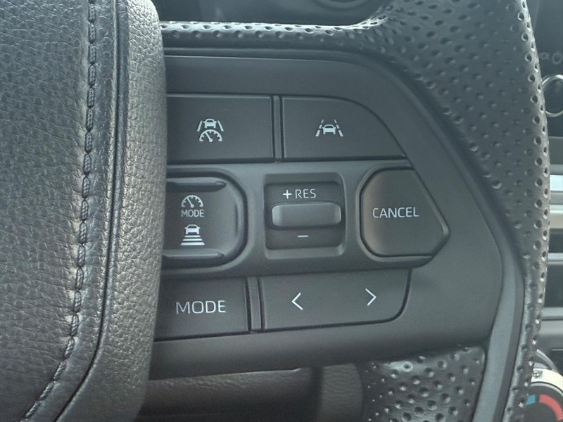 Toyota Tacoma 2WD Vehicle Image 10