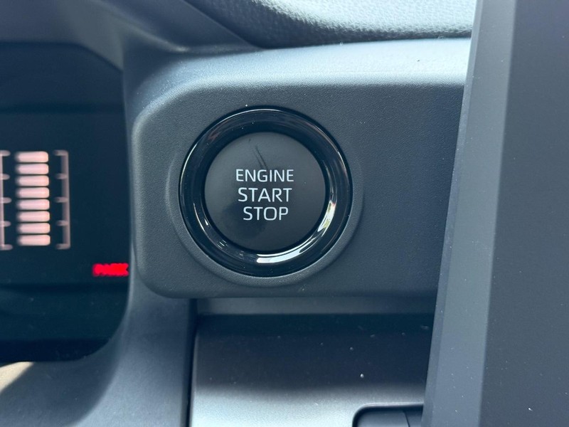 Toyota Tacoma 2WD Vehicle Image 11