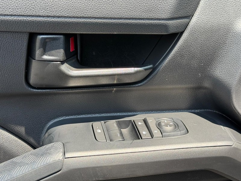 Toyota Tacoma 2WD Vehicle Image 18