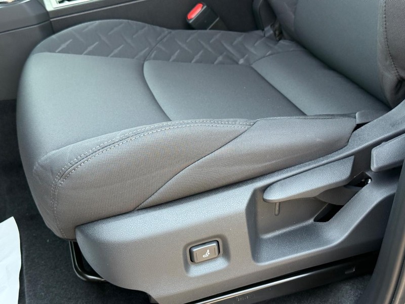 Toyota Tacoma 2WD Vehicle Image 19